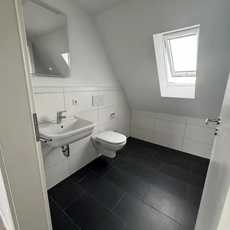 Appartamento 4 Schlafzimmer, Nahe Flughafen Und Messe Stuttgart *