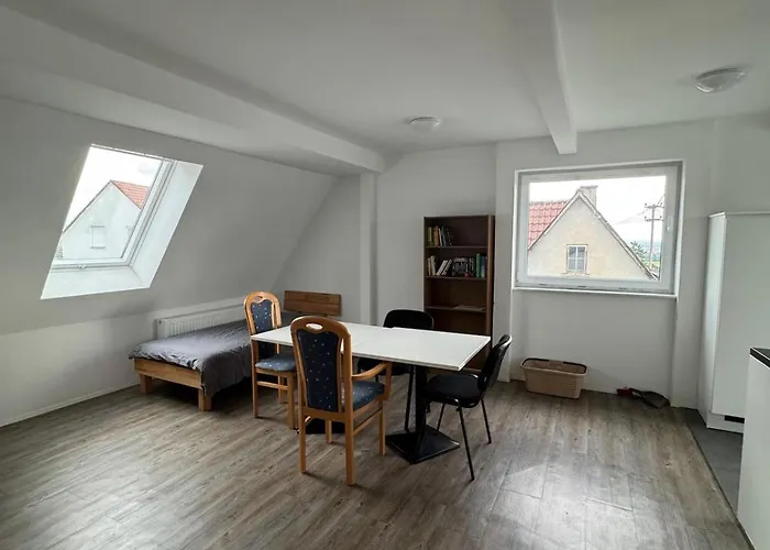 Apartment 4 Schlafzimmer, Nahe Flughafen Und Messe Stuttgart Filderstadt